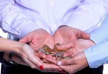 VIŠJE PLAČE POSLANCEV: koliko več bodo dobili in od kdaj to velja – in od kod bodo vzeli?