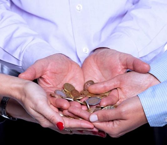 VIŠJE PLAČE POSLANCEV: koliko več bodo dobili in od kdaj to velja – in od kod bodo vzeli?