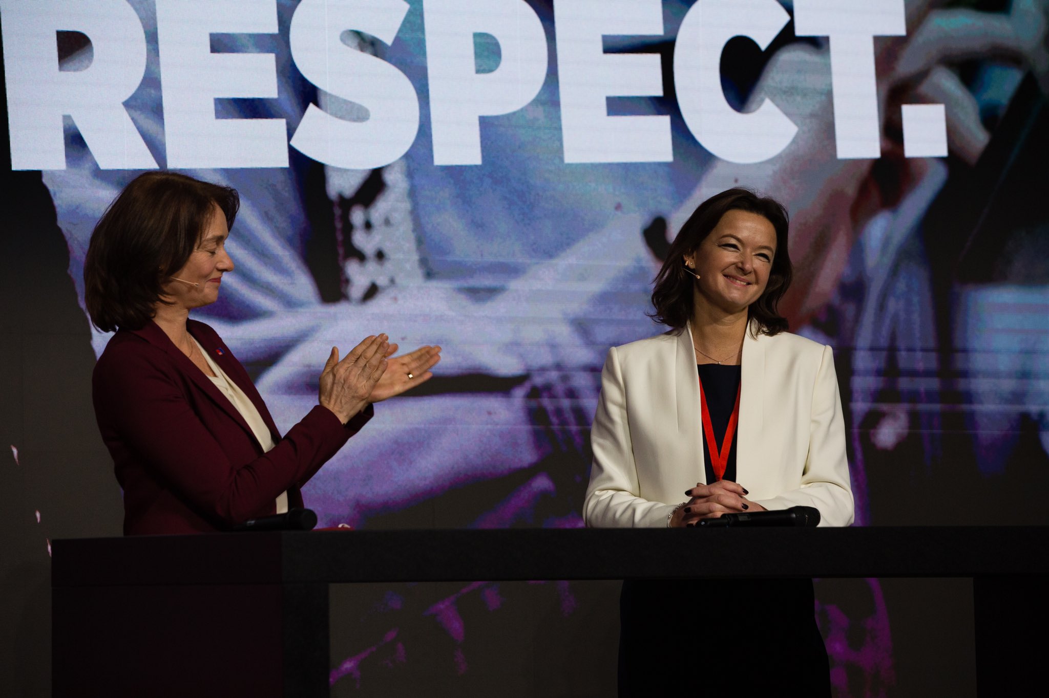 Veliki padci po volitvah: Znani obrazi čez noč ostali brez moči, politična scena se je obrnila na glavo