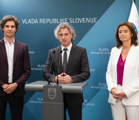 Šokantne nepravilnosti pri volitvah: Golobova vlada vedno bolj pod vprašajem, kljub njegovi strastni želji po oblasti?