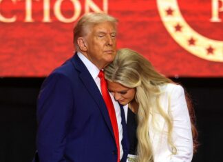 Žarek upanja po tragediji: vdova Charlieja Kirka naj bi bila znova noseča