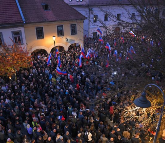 Izplen včerajšnjega protesta v Novem mestu – ali bodo končno ukrepali? Facebook, mestna občina NM