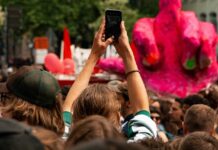 Črne zastave plapolajo v občinah JV Slovenije – se boste udeležili današnjega protesta v Novem mestu?