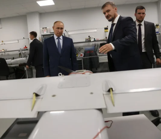 Ruski droni nad Evropo: Alarmantno opozorilo pred nevidno vojno