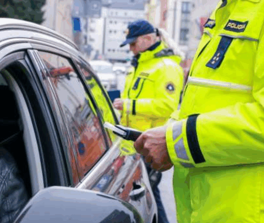 Pravna bomba na cesti: alkotesti niso več dokaz