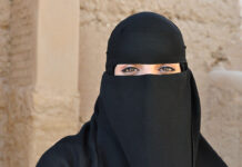 Savdska Arabija: princ odobril ženskami, da same izberejo svoja oblačila