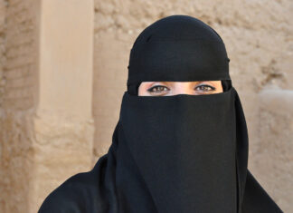 Savdska Arabija: princ odobril ženskami, da same izberejo svoja oblačila