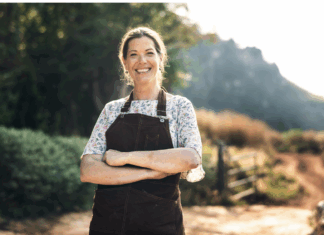 Poslanka Anja Bah Žibert s pobudo za državno odlikovanje Zveze kmetic Slovenije