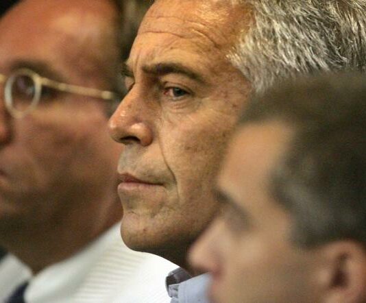 Neverjetno: v senci afere Epstein se pojavljajo tudi slovenska imena – kaj lahko pomeni njihova omemba?