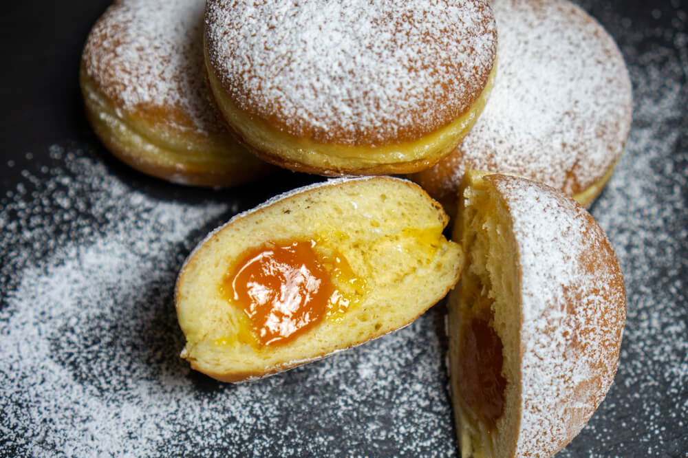 Zakaj za pusta jemo krofe? Tradicija, ki sega globoko v zgodovino