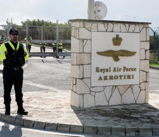 EVROPA SKUPAJ BRANI CIPER: KATERE DRŽAVE POŠILJAJO LADJE IN LETALA TER ZAKAJ?