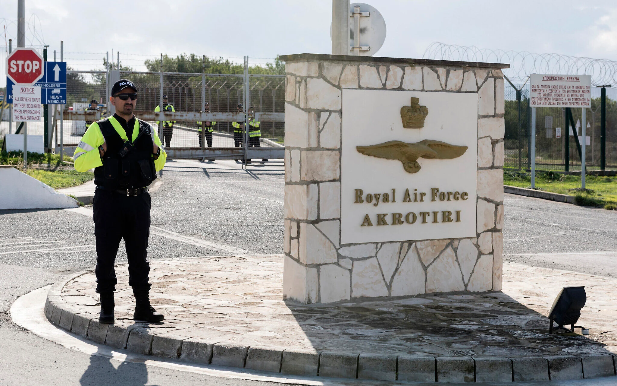 EVROPA SKUPAJ BRANI CIPER: KATERE DRŽAVE POŠILJAJO LADJE IN LETALA TER ZAKAJ?