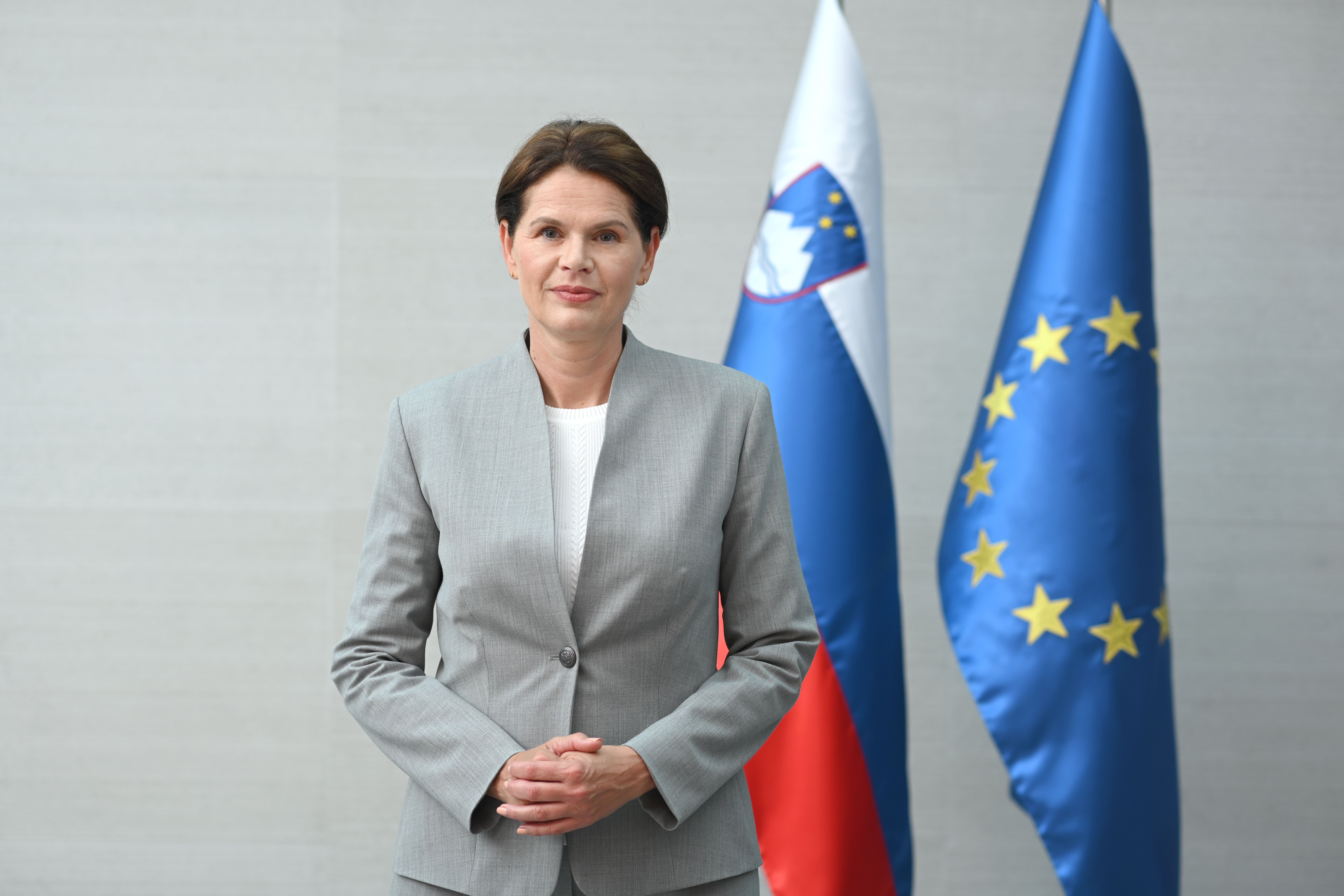 Posnetki skritih pogovorov odpirajo vprašanje: Alenka Bratušek ujeta pri kraji?