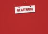 Odhajajoči razpisali kar 105 novih zaposlitev tik pred nedeljo: “Z našim denarjem se ne igrajte!”