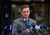 ŠOK pri Golobovih: Janša reže ministrstva – iz 19 na 14!