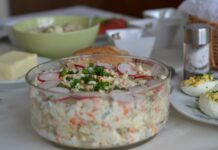 Velikonočni zajtrk pod pritiskom draginje: bo tradicija postala luksuz?