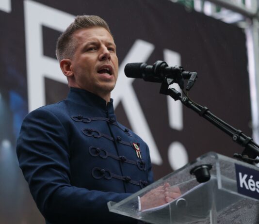 Sprememba, ki odmeva po Evropi: konec ere Viktorja Orbána, prihaja Péter Magyar – a pri migracisjki politiki ne bo bistvenih sprememb