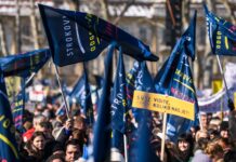 STAVKA NA OBZORJU?! Sindikati zaostrujejo svojo retoriko – zakaj prav zdaj in kje so bili zadnja 4 leta?