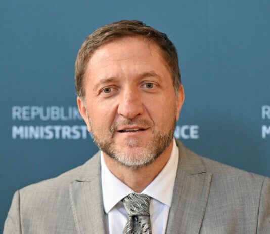 Boštjančiča javne finance niso skrbele v času Golobove vlade, sedaj pa že narekuje varčevalne ukrepe