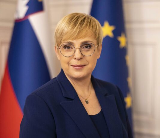 Predsednica brez moči: odločitev Nataše Pirc Musar na spletnih omrežjih sprožila burne odzive zaradi neukrepanja!