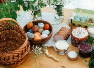 Velikonočne dobrote skozi stoletja: Simbolika in tradicija na slovenskih tleh