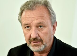 Moravški župan Milan Balažic (nekdanji član skrajno leve LDS) odpeljan in pridržan s strani policije. Preiskujejo tudi podžupana
