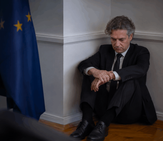 Golob užaljen zaradi vseh svetovnih čestitk, ki jih prejema Janša? Janša Golobu: “Umirite se!”