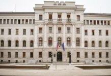 Tik pred glasovanjem o mandatarju: čudežno vstajenje Ustavnega sodišča? V ozadju pa že pritožbe in borba levih za ponavljanje volitev
