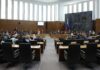 Predlog vlade v nastajanju: testiranje poslancev na droge bo obvezno. Levi politični vrh se s tem ne strinja.