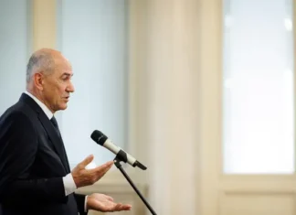Devet kandidatov za ministre je že potrjenih na odborih: Janševa vlada dobiva zeleno luč, a ključni glas še prihaja..
