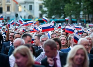 Proslava ob dnevu državnosti bo tokrat odprta za vse: nova vlada vabi vse državljane na Trg republike