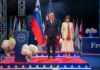 Janša na slovesnosti pri veleposlanici ZDA, ob robu dogodka pa tudi na pogovoru z očetom Melanie Trump