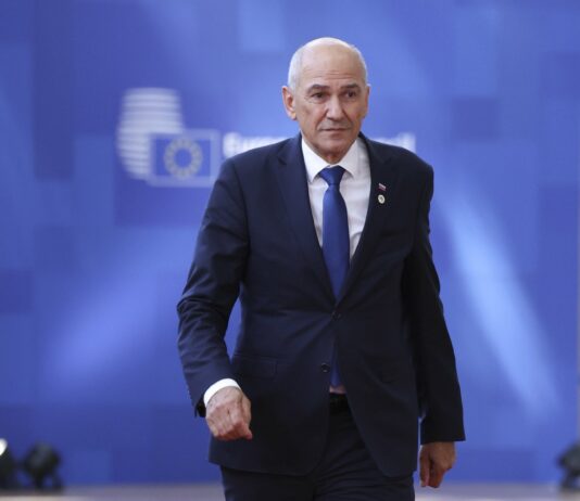 Janša v Bruslju: uspešna Slovenija temelji na konkurenčnem gospodarstvu, naredili bomo vse, da izboljšamo konkurenčnost slovenskega gospodarstva