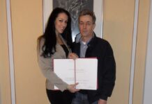 Povolilno darilo: očetu Tine Gaber naj bi na Slovenskih železnicah podaljšali pogodbo za skoraj 6.000 evrov bruto