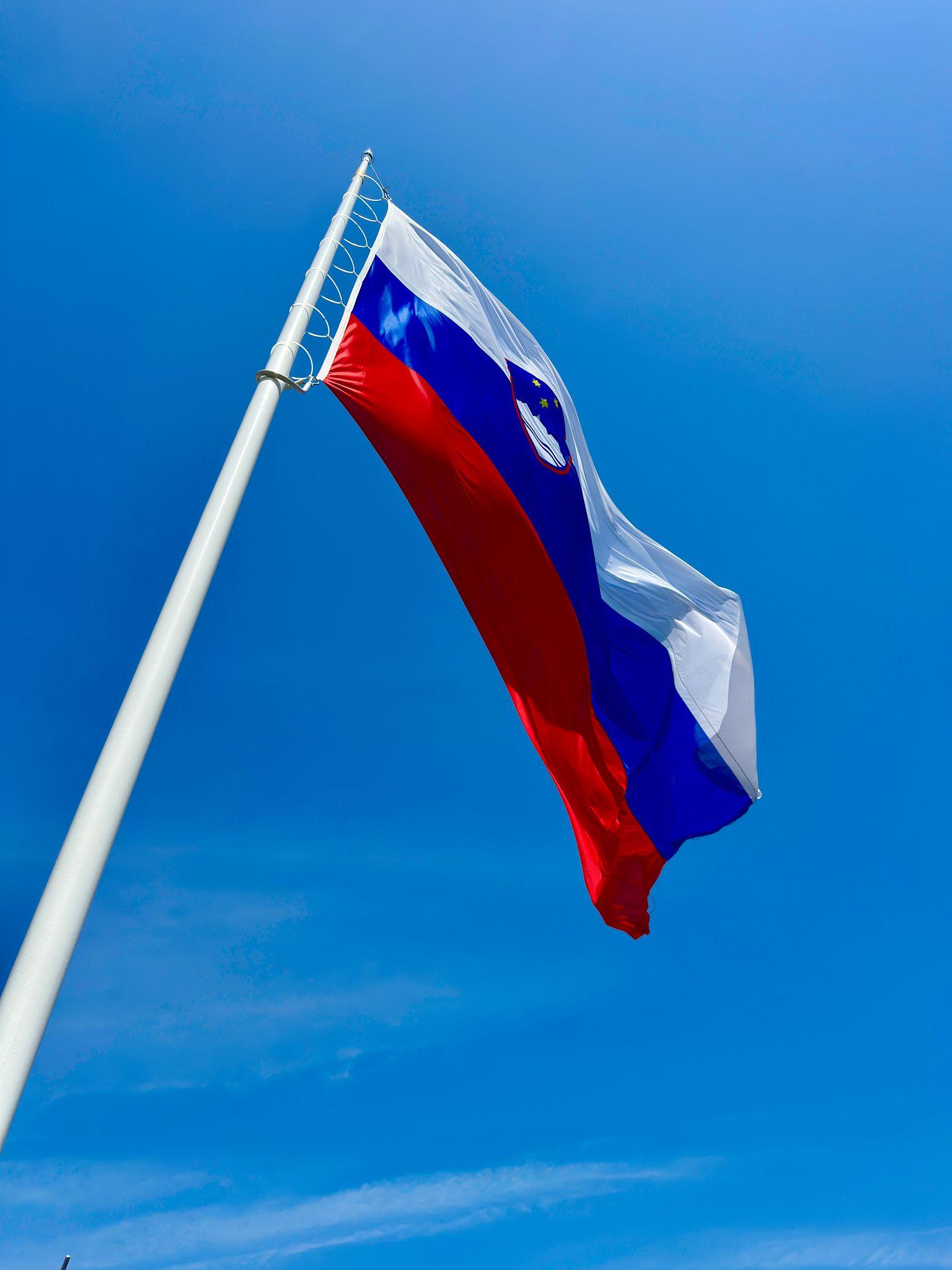Mednarodni simpozij ob 35. obletnici slovenske samostojnosti: »35 let potem – Ocene in analize prehoda v normalnost«