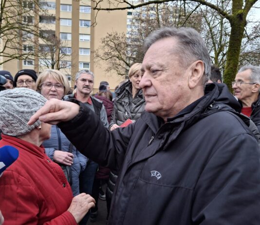Jankoviću so se zgodili kritični Ljubljančani: “Naj tudi njegov šofer plača parking! In naj enako velja za vse!”