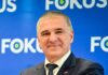Lotrič udaril nazaj: Bratuškovo ovadili zaradi preiskave FOKUS-a, medtem ko njo spremljajo težki očitki o milijonih