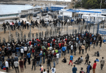 Ceuta še vedno pod pritiskom, govora pa je že o novem valu: na tisoče migrantov ostaja v mestu, sistem poka po šivih, oblasti pa se prepirajo celo o številkah