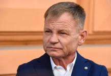 Škandal: Tožilec izpustil migranta, ki je preprodajal drogo na Metelkovi – sistem ščiti storilce, ne državljanov
