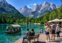 Slovenski turizem podira rekorde: julija največ prenočitev od začetka meritev – najbolj navdušujejo gore! turizem, chat gpt