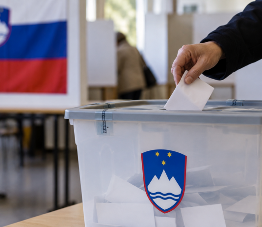 Koalicija pred referendumi z jasnim sporočilom: 4 × ZA pravično Slovenijo referendumi, chat gpt