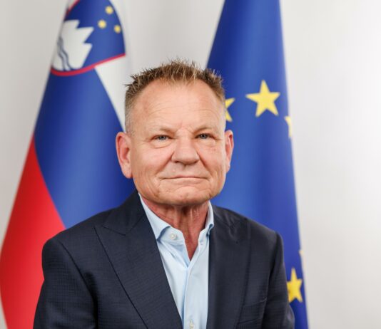 Velika sprememba pri gradbenih dovoljenjih: upravne enote dobile jasna navodila, sosed ne bo več avtomatično ustavil postopka za izdajo gradbenega dovoljenja Matoz, sosed in gradbena dovoljenja - chat gpt