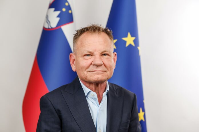 Matoz, sosed in gradbena dovoljenja - chat gpt