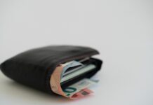 Več denarja v denarnicah zaposlenih? Referendum znova odpira vprašanje nižjih davkov Pexels