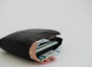 Več denarja v denarnicah zaposlenih? Referendum znova odpira vprašanje nižjih davkov Pexels