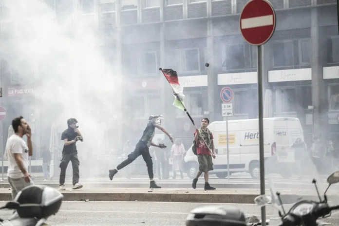 AFP__20250922__AA_22092025_2435501__v1__MidRes__ItalyFacesNationwideStrikeOverGaza https://nova24tv.si/wp-content/uploads/2025/09/AFP__20250922__AA_22092025_2435501__v1__MidRes__ItalyFacesNationwideStrikeOverGaza.jpg