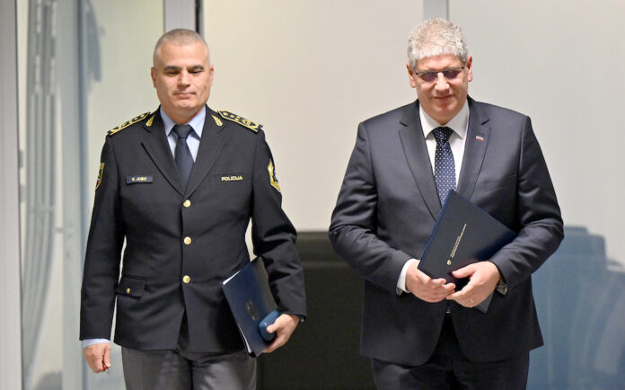 Novinarska konferenca MNZ Poklukar Jušič Gutman